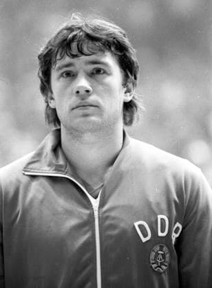 Handball, Länderspiel BRD - DDR 02.03.1982 in Dortmund Rainer Höft, Linksaussen von Dynamo Berlin *** Handball, international match FRG GDR 02 03 1982 in Dortmund Rainer Höft, left wing of Dynamo Berlin HM