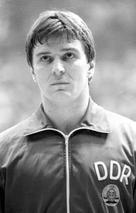 Handball, Länderspiel BRD - DDR 02.03.1982 in Dortmund Dietmar Schmidt (DDR) Kreisläufer vom ASK Frankfurt a. der Oder *** Handball, international match FRG GDR 02 03 1982 in Dortmund Dietmar Schmidt GDR circle player from ASK Frankfurt a der Oder HM