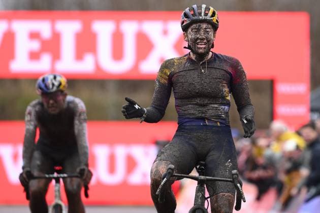 UCI Cyclocross World Cup Maasmechelen 2025 MAASMECHELEN, BELGIUM - JANUARY 25 : Vas Kata Blanka (HUN) of Team Sd Worx - Protime winning in front of Backstedt Zoe (GBR) of Canyon - Sram Racing during the 11th leg of the UCI Cyclocross World Cup Series 2024-2025 women elite race on January 25, 2025 in Maasmechelen, Belgium, 25 01 2025 Maasmechelen Belgium  Copyright: xVincentxKalutx
