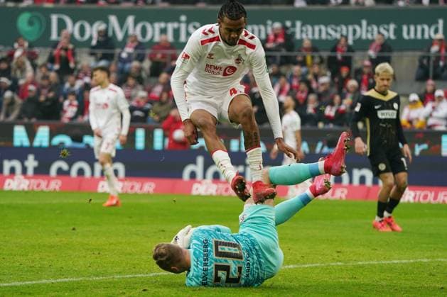 Sport Themen der Woche KW04 Fussball, 2 BL Saison 2024 2025, 1.FC Köln vs SV Elversberg 25.01.2025, Rheinenergiestadion Köln, Damion Downs,FC KölnNicolas Kristof, SV Elversberg *** Football, 2 BL Season 2024 2025, 1 FC Köln vs SV Elversberg 25 01 2025, Rheinenergiestadion Köln, Damion Downs,FC KölnNicolas Kristof, SV Elversberg