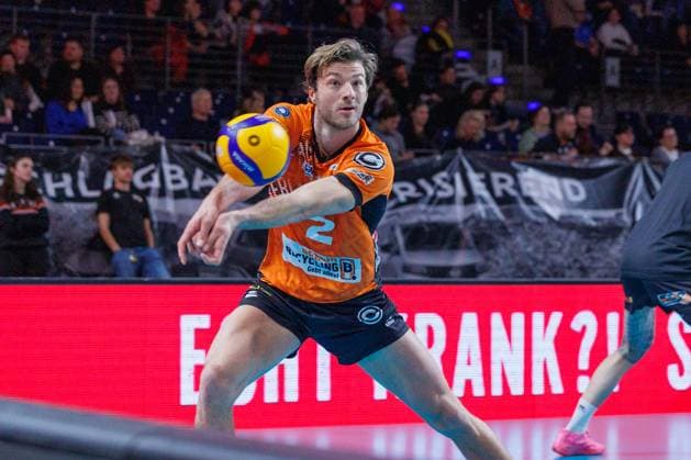 Matthew Knigge (BR Volleys, 02) bei der Ballannahme, BRVolleys vs SWD Powervolleys Düren, 1.Bundesliga, 2025_01_25 Berlin Berlin Land Copyright: xFootxBowl ThomasxSobotzkix