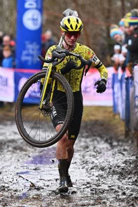 Dutch Marianne Vos pictured in action during the women s elite race at the World Cup cyclocross cycling event in Maasmechelen, Belgium, stage 11 (out of 12) of the UCI World Cup cyclocross competition, Saturday 25 January 2025. LUCxCLAESSEN  x111140864x