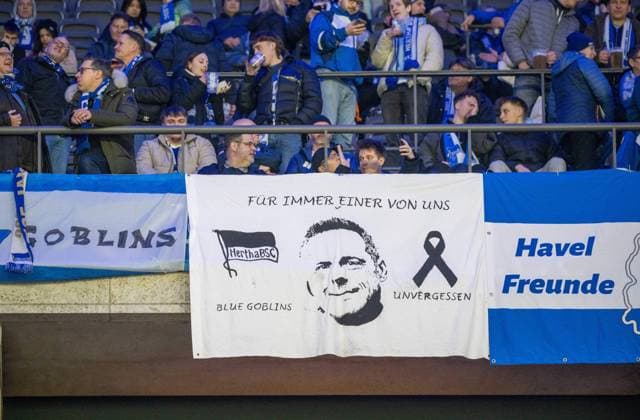 Fussball, Herren, Saison 2024 2025, 2. Bundesliga (19. Spieltag), Hertha BSC - Hamburger SV, Fans von Hertha erinnern an den 2024 verstorbenen Ex-Präsidenten Kay Bernstein, 25.01. 2025,