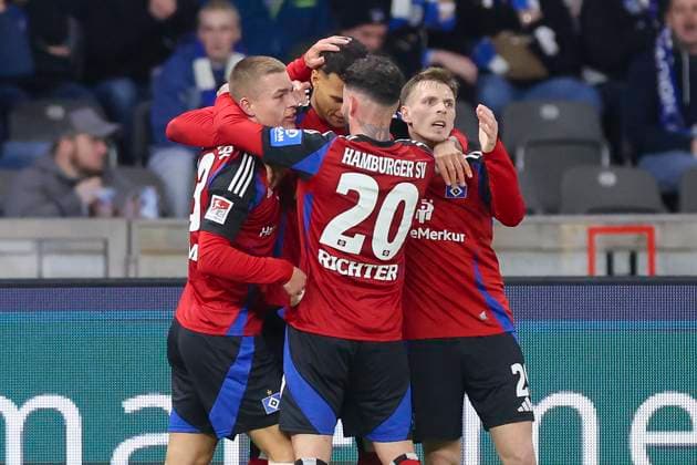 Davie Selke (Hamburger SV) bejubelt seinen Treffer mit den Teamkollegen, 2. Bundesliga, Hertha BSC vs Hamburger SV, Olympiastadion am 25. January 2025 in Berlin, Deutschland. (Foto von Marco Steinbrenner DeFodi Images) Davie Selke (Hamburger SV) celebrates his goal with teammates, 2. Bundesliga, Hertha BSC vs Hamburger SV, Olympiastadion, January 25, 2025 in Berlin, Germany. (Photo by Marco Steinbrenner DeFodi Images) DFB DFL REGULATIONS PROHIBIT ANY USE OF PHOTOGRAPHS AS IMAGE SEQUENCES AND OR QUASI-VIDEO. Defodi-700_berlin_hsv_20250125_008
