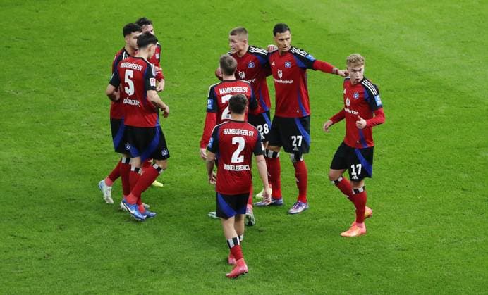 Davie Selke jubelt nach 0:1 mit Teamkollegen Freude Emotion Jubel Fußball Fussball DFL 2.Bundesliga Herren 19. Spieltag Saison 2024 2025 25.12.2024 Hertha BSC Berlin vs. Hamburger SV HSV DFL regulations prohibit any use of photographs as image sequences and or quasi-video