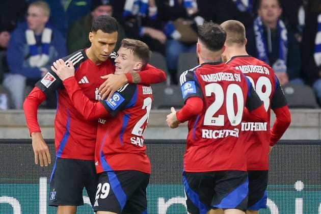 Davie Selke (Hamburger SV) bejubelt seinen Treffer mit den Teamkollegen, 2. Bundesliga, Hertha BSC vs Hamburger SV, Olympiastadion am 25. January 2025 in Berlin, Deutschland. (Foto von Marco Steinbrenner DeFodi Images) Davie Selke (Hamburger SV) celebrates his goal with teammates, 2. Bundesliga, Hertha BSC vs Hamburger SV, Olympiastadion, January 25, 2025 in Berlin, Germany. (Photo by Marco Steinbrenner DeFodi Images) DFB DFL REGULATIONS PROHIBIT ANY USE OF PHOTOGRAPHS AS IMAGE SEQUENCES AND OR QUASI-VIDEO. Defodi-700_berlin_hsv_20250125_017