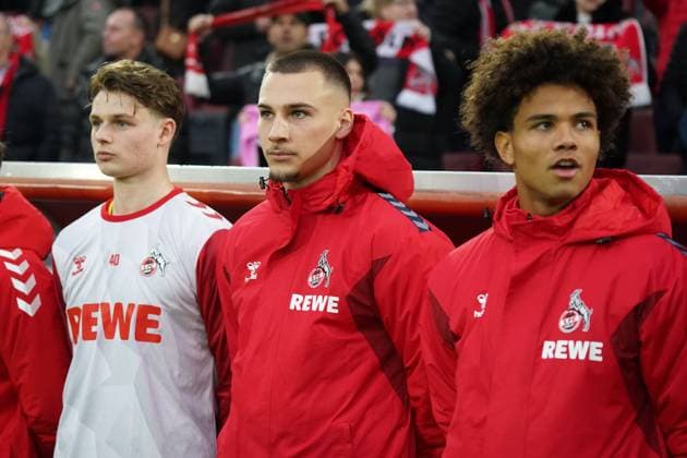 Fussball, 2 BL Saison 2024 2025, 1.FC Köln vs SV Elversberg 25.01.2025, Rheinenergiestadion Köln, Jonas Urbig, Tim Lemperle, Neo Telle alle FC Köln,