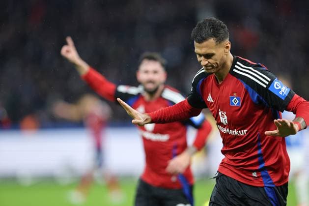 1. Fußball Bundesliga Hertha BSC - Hamburger SV Torjubel, Jubel . Davie Selke (HSV 27) jubelt über das Tor zum 0:1 . während der Begegnung in der 1. Fußball Bundesliga Hertha BSC - Hamburger SV in Berlin, Olympiastadion, am 25.01.2025. DFB regulations prohibit any use of photographs as image sequences and or quasi video.