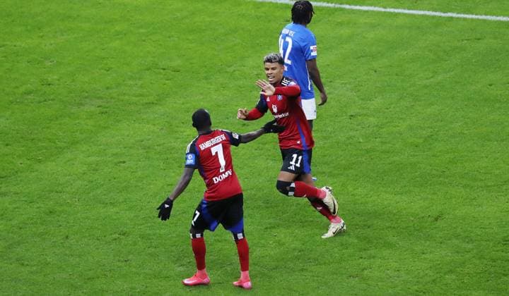 Ransford Königsdörffer jubelt nach 0:2 mit Jean Luc Dompe Freude Emotion Jubel Fußball Fussball DFL 2.Bundesliga Herren 19. Spieltag Saison 2024 2025 25.12.2024 Hertha BSC Berlin vs. Hamburger SV HSV DFL regulations prohibit any use of photographs as image sequences and or quasi-video