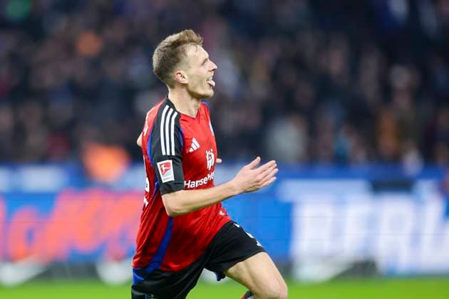 Emir Sahiti (Hamburger SV) bejubelt seinen Treffer zum 2:3, 2. Bundesliga, Hertha BSC vs Hamburger SV, Olympiastadion am 25. January 2025 in Berlin, Deutschland. (Foto von Marco Steinbrenner DeFodi Images) Emir Sahiti (Hamburger SV) celebrates after scoring his teams third goal, 2. Bundesliga, Hertha BSC vs Hamburger SV, Olympiastadion, January 25, 2025 in Berlin, Germany. (Photo by Marco Steinbrenner DeFodi Images) DFB DFL REGULATIONS PROHIBIT ANY USE OF PHOTOGRAPHS AS IMAGE SEQUENCES AND OR QUASI-VIDEO. Defodi-700_berlin_hsv_20250125_060