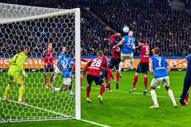 Toni Leistner (Hertha BSC, 37), vor dem Tor, GER, Hertha BSC vs. Hamburger SV (HSV), Fussball Herren, 2. Bundesliga, Saison 2024 2025, 19. Spieltag, 25.01.2025 (DFL REGULATIONS PROHIBIT ANY USE OF PHOTOGRAPHS AS IMAGE SEQUENCES AND OR QUASI - VIDEO). GER, Hertha BSC vs. Hamburger SV (HSV), Fussball Herren, 2. Bundesliga, Saison 2024 2025, 19. Spieltag, 25.01.2025 Berlin