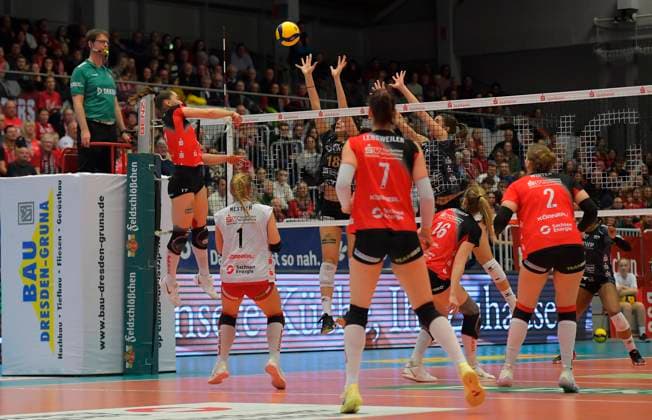 25.01.2025, Dresdens Lorena Lorber Fijok schmettert, Volleyball, 1. Bundesliga, Dresdner SC - SC Potsdam 3:1, (c) Dresden