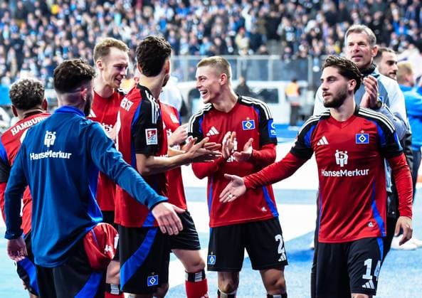 25.01.2025, xlakx, Fussball 2.Bundesliga, Hertha BSC Berlin - Hamburger SV emspor, v.l. Marco Richter (Hamburger SV 20),Miro Muheim (Hamburger SV 28),Ludovit Reis (Hamburger SV 14),Jubel ueber den Sieg, Jubel nach Spielende (DFL DFB REGULATIONS PROHIBIT ANY USE OF PHOTOGRAPHS as IMAGE SEQUENCES and or QUASI-VIDEO) Daniel Lakomski Jan Huebner Berlin Daniel Lakomski