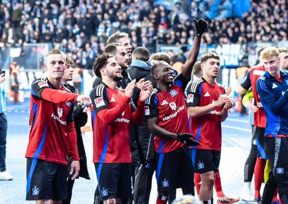 25.01.2025, xlakx, Fussball 2.Bundesliga, Hertha BSC Berlin - Hamburger SV emspor, v.l. Miro Muheim (Hamburger SV 28),Ludovit Reis (Hamburger SV 14),Jean-Luc Dompe (Hamburger SV 7),Jubel ueber den Sieg, Jubel nach Spielende (DFL DFB REGULATIONS PROHIBIT ANY USE OF PHOTOGRAPHS as IMAGE SEQUENCES and or QUASI-VIDEO) Daniel Lakomski Jan Huebner Berlin Daniel Lakomski