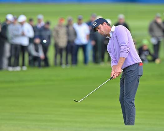 January 25, 2025: Harris English hits a shot on the 15th hole during the final round of the Farmers Insurance Open on Torrey Pines South Course in San Diego, California. CSM San Diego USA - ZUMAc04_ 20250125_zma_c04_239 Copyright: xJustinxFinex