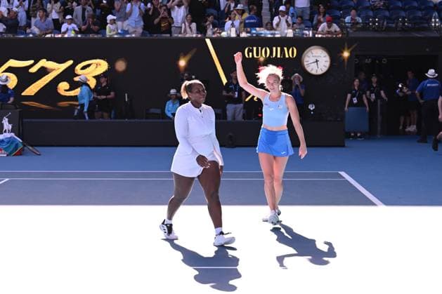 TENNIS AUSTRALIAN OPEN, Katerina Siniakova (right) of the Czech Republic and Taylor Townsend (left) of the USA celebrate match point during Women?s Doubles final win over Jelena Ostapenko of Latvia and Su-Wei Hsieh of Chinese Taipei during the 2025 Australian Open at Melbourne Park in Melbourne, Sunday, January 26, 2025. ( NO ARCHIVING, EDITORIAL USE ONLY, NO USE IN BOOKS WITHOUT CONSENT MELBOURNE VICTORIA AUSTRALIA  Copyright: xJAMESxROSSx 20250126119358268451