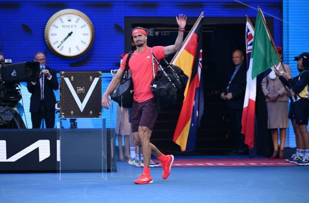 TENNIS AUSTRALIAN OPEN, Alexander Zverev of Germany enters the court for the Men?s singles final against Jannik Sinner of Italy at the 2025 Australian Open at Melbourne Park in Melbourne, Sunday, January 26, 2025. ( NO ARCHIVING, EDITORIAL USE ONLY, NO USE IN BOOKS WITHOUT CONSENT MELBOURNE VICTORIA AUSTRALIA  Copyright: xJOELxCARRETTx 20250126129733401960