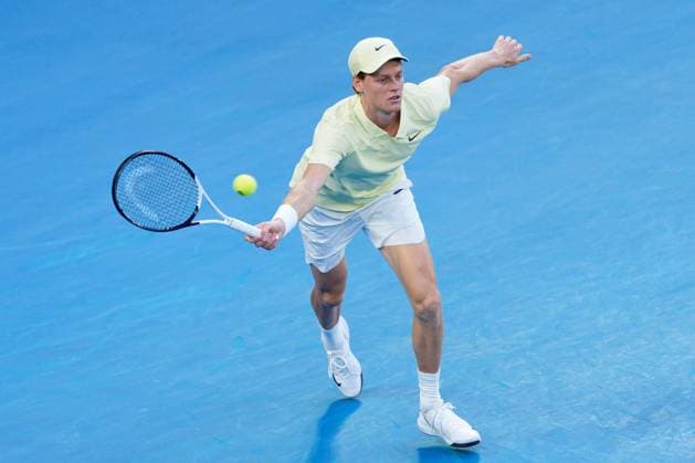 January 26, 2025: 1st seed JANNIK SINNER of Italy in action against 2nd seed ALEXANDER ZVEREV of Germany on Rod Laver Arena in the Men s Singles Final match on day 15 of the 2025 Australian Open in Melbourne, Australia. Cal Media Melbourne Australia - ZUMAc04_ 20250126_faf_c04_009 Copyright: xSydneyxLowx