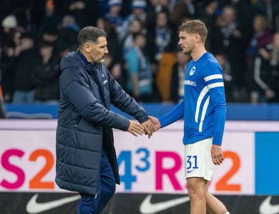 Fussball, Herren, Saison 2024 2025, 2. Bundesliga (19. Spieltag), Hertha BSC - Hamburger SV (2:3), v. l. Trainer Cristian Fiel (Hertha BSC), Marton Dardai (Hertha BSC), Enttäuschung nach Abpfiff, 25.01. 2025, Copyright: xMatthiasxKochx