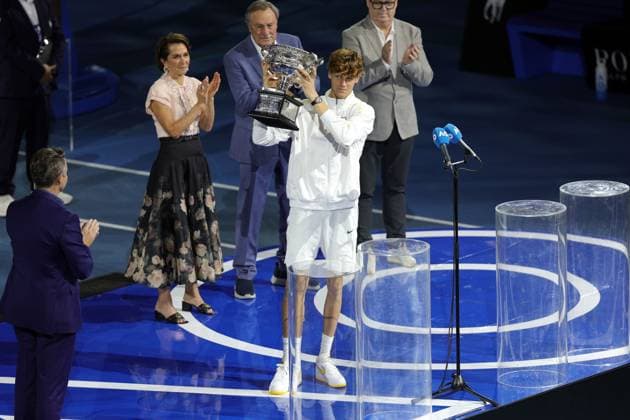Jannik Sinner of Italy holds up the Australian Open trophy Australian Open, Day Fifteen, Tennis, Melbourne Park, Melbourne, Australia - 26 Jan 2025  Copyright: xRachelxBach Shutterstockx 15108805af