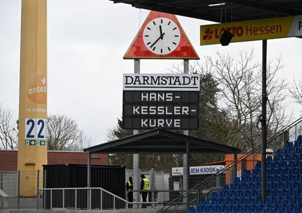 26.01.2025, xsltx, Fussball 2.Bundesliga, SV Darmstadt 98 - SC Paderborn 07 emspor, v.l. Die neue Hans-Kessler-Kurve, gewidmet dem Ehrenpräsidenten des SV Darmstadt 98 (DFL DFB REGULATIONS PROHIBIT ANY USE OF PHOTOGRAPHS as IMAGE SEQUENCES and or QUASI-VIDEO)