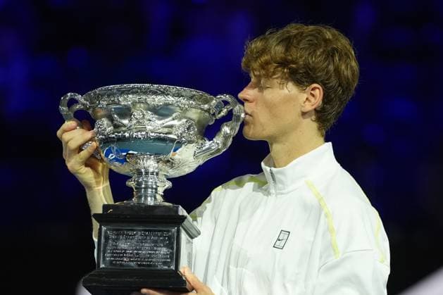 January 26, 2025: 1st seed JANNIK SINNER of Italy celebrates after defeating 2nd seed ALEXANDER ZVEREV of Germany on Rod Laver Arena in the Men s Singles Final match on day 15 of the 2025 Australian Open in Melbourne, Australia. Cal Media Melbourne Australia - ZUMAc04_ 20250126_faf_c04_027 Copyright: xSydneyxLowx