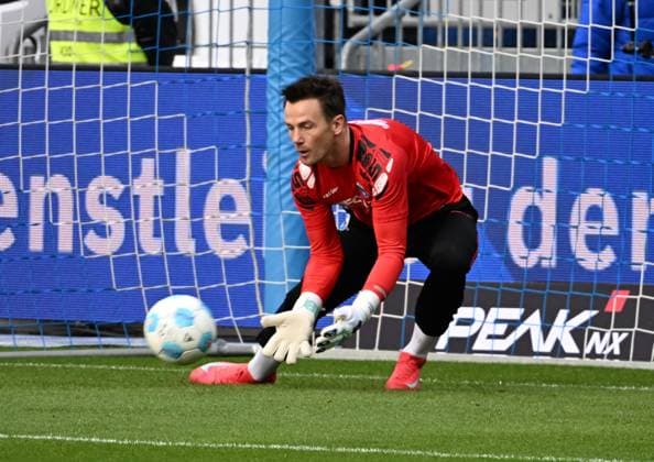 26.01.2025, xsltx, Fussball 2.Bundesliga, SV Darmstadt 98 - SC Paderborn 07 emspor, v.l. Neu im Dress des SC Paderborn 07: Der Ex-Bochumer Manuel Riemann (SC Paderborn 07) (DFL DFB REGULATIONS PROHIBIT ANY USE OF PHOTOGRAPHS as IMAGE SEQUENCES and or QUASI-VIDEO)