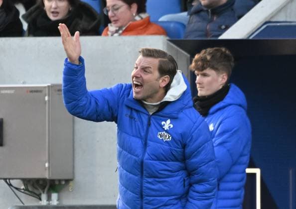 26.01.2025, xsltx, Fussball 2.Bundesliga, SV Darmstadt 98 - SC Paderborn 07 emspor, v.l. Florian Kohfeldt (Cheftrainer SV Darmstadt 98) (DFL DFB REGULATIONS PROHIBIT ANY USE OF PHOTOGRAPHS as IMAGE SEQUENCES and or QUASI-VIDEO)