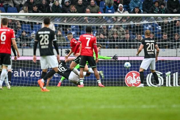 2. Bundesliga - Hannover 06 - SC Preußen Münster am 26.01.2025 in der HDI Arena in Hannover Tor zum 1:1. Torschuetze Torschütze Nicolo Tresoldi (Hannover 96) mit dem Tor zum 1:1.