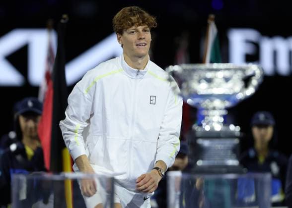 Jannik Sinner (ITA), Siegerehrung, Presentation, Australian Open 2025, Melbourne Park, Melbourne, Victoria, Australia. Copyright: xJuergenxHasenkopfx
