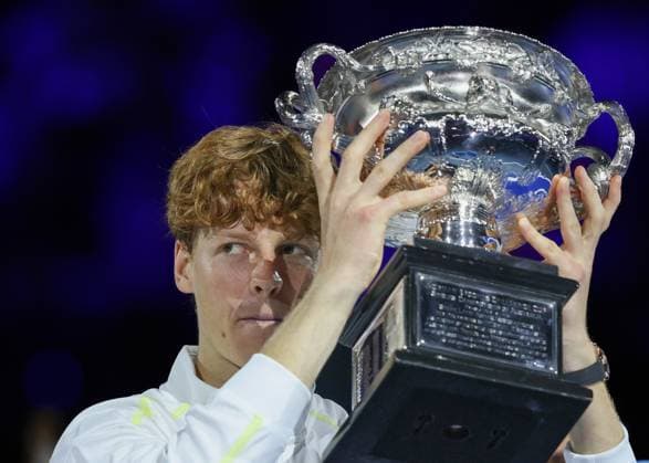 Jannik Sinner (ITA), Siegerehrung, Presentation, Australian Open 2025, Melbourne Park, Melbourne, Victoria, Australia. Copyright: xJuergenxHasenkopfx