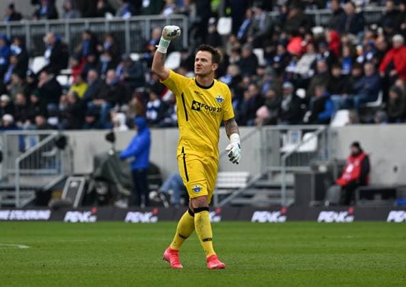 26.01.2025, xsltx, Fussball 2.Bundesliga, SV Darmstadt 98 - SC Paderborn 07 emspor, v.l. Jubel nach dem 1:0 von Felix Platte (SC Paderborn 07) bei Manuel Riemann (SC Paderborn 07) (DFL DFB REGULATIONS PROHIBIT ANY USE OF PHOTOGRAPHS as IMAGE SEQUENCES and or QUASI-VIDEO)