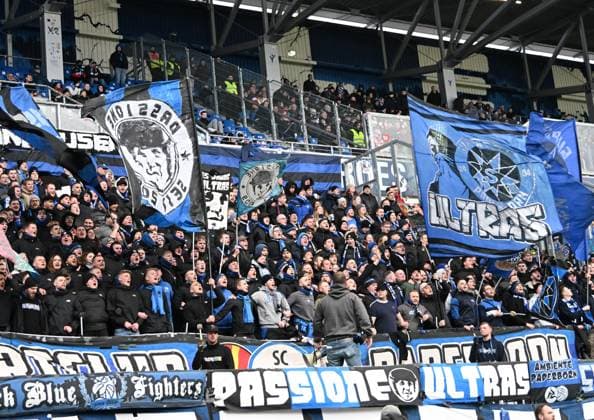 26.01.2025, xsltx, Fussball 2.Bundesliga, SV Darmstadt 98 - SC Paderborn 07 emspor, v.l. Fanblock Paderborn (DFL DFB REGULATIONS PROHIBIT ANY USE OF PHOTOGRAPHS as IMAGE SEQUENCES and or QUASI-VIDEO)