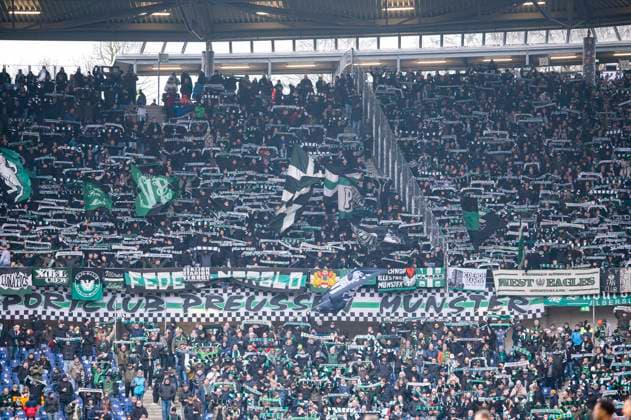 26.01.2025 - Fußball, 2024 2025, 2. Bundesliga, 19. Spieltag, Hannover 96 - SC Preußen Münster: Fans (Münster) DFL REGULATIONS PROHIBIT ANY USE OF PHOTOGRAPHS AS IMAGE SEQUENCES AND OR QUASI-VIDEO. Hannover Niedersachsen Deutschland Heinz von Heiden Arena