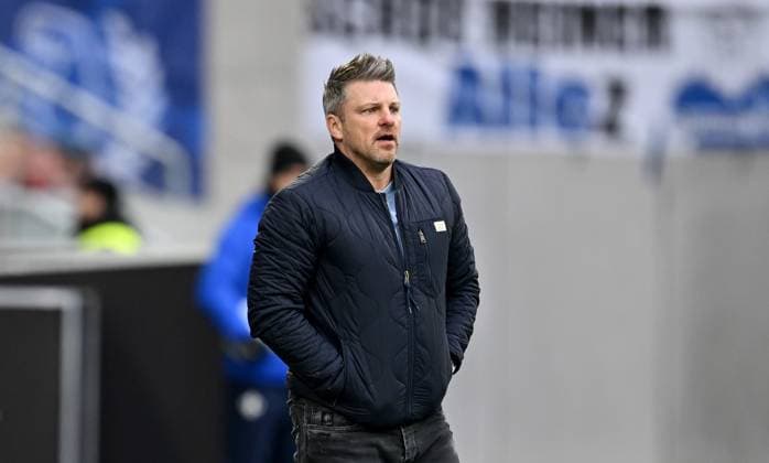 26.01.2025, xfux, Fussball 2.Bundesliga, SV Darmstadt 98 - SC Paderborn 07 emspor, v.l. Trainer Lukas Kwasniok (SC Paderborn) (DFL DFB REGULATIONS PROHIBIT ANY USE OF PHOTOGRAPHS as IMAGE SEQUENCES and or QUASI-VIDEO) Darmstadt