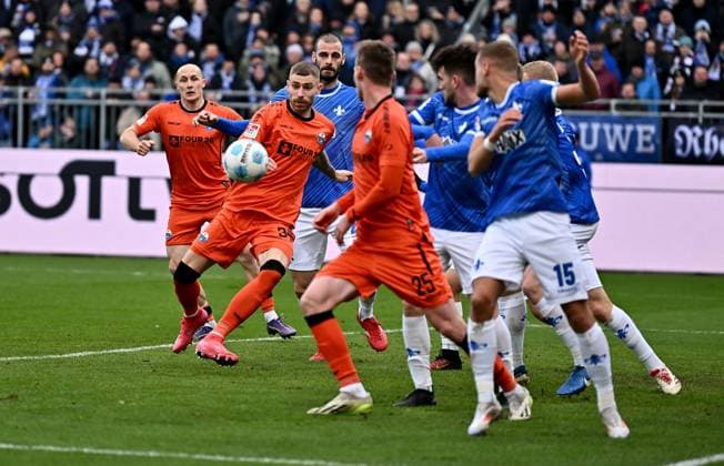 26.01.2025, xfux, Fussball 2.Bundesliga, SV Darmstadt 98 - SC Paderborn 07 emspor, v.l. Torschuetze Torschütze Felix Platte (SC Paderborn) Goal scored, Tor zum 0:1 (DFL DFB REGULATIONS PROHIBIT ANY USE OF PHOTOGRAPHS as IMAGE SEQUENCES and or QUASI-VIDEO) Darmstadt