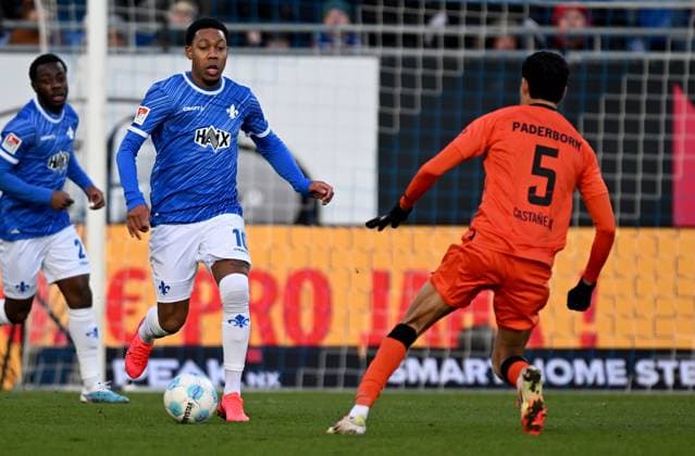 26.01.2025, xfux, Fussball 2.Bundesliga, SV Darmstadt 98 - SC Paderborn 07 emspor, v.l. Jean-Paul BoÃ«tius Boetius (SV Darmstadt 98), Santiago Castaneda (SC Paderborn) (DFL DFB REGULATIONS PROHIBIT ANY USE OF PHOTOGRAPHS as IMAGE SEQUENCES and or QUASI-VIDEO) Darmstadt