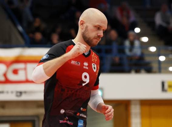 BAU 26.01.2025 Ludwigsburg Volleyball Barock Volleys MTV Ludwigsburg vs. TV Bühl, Pascal Winter (LB) jubelt und ballt die Faust