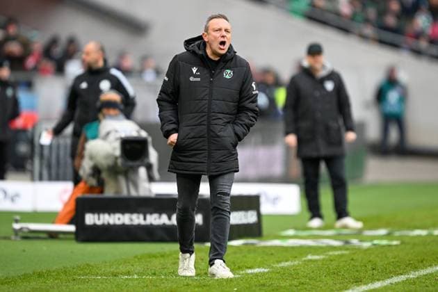 2. Bundesliga - Hannover 06 - SC Preußen Münster am 26.01.2025 in der HDI Arena in Hannover Trainer Andre Breitenreiter (Hannover 96) unzufrieden, enttäuscht, enttaeuscht, niedergeschlagen.