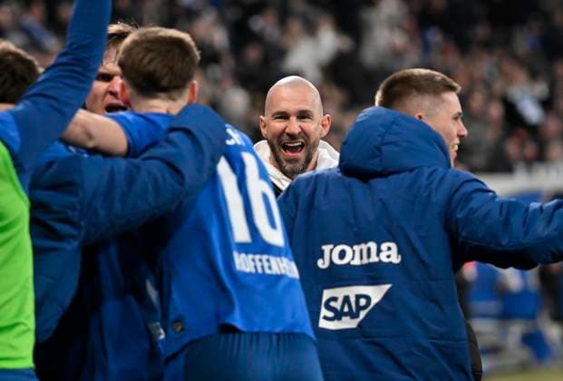 TOR zum 2:2 Adam Hlozek TSG 1899 Hoffenheim (23) (nicht im Bild) Torjubel Trainer Coach Christian Ilzer TSG 1899 Hoffenheim TSG 1899 Hoffenheim vs Eintracht Frankfurt SGE 26.01.2025 DFL REGULATIONS PROHIBIT ANY USE OF PHOTOGRAPHS AS IMAGE SEQUENCES AND OR QUASI-VIDEO TSG 1899 Hoffenheim vs Eintracht Frankfurt SGE *** GOAL for 2 2 Adam Hlozek TSG 1899 Hoffenheim 23 not in picture Goal celebration Coach Christian Ilzer TSG 1899 Hoffenheim TSG 1899 Hoffenheim vs Eintracht Frankfurt SGE 26 01 2025 DFL REGULATIONS PROHIBIT ANY USE OF PHOTOGRAPHS AS IMAGE SEQUENCES AND OR QUASI VIDEO TSG 1899 Hoffenheim vs Eintracht Frankfurt SGE