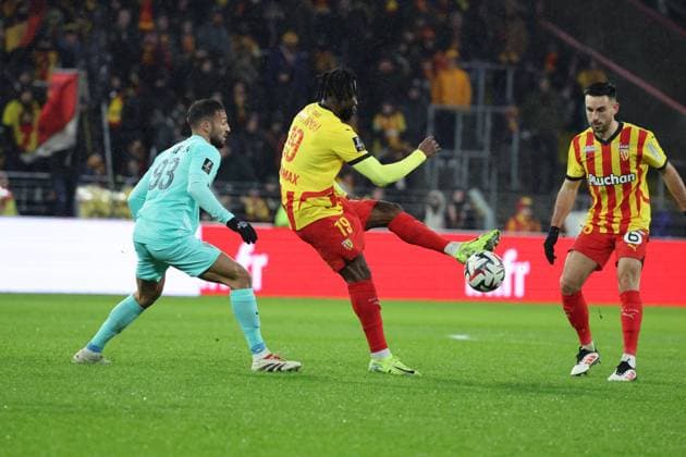 FOOTBALL : RC Lens vs Angers SCO - Ligue 1 - 26 01 2025 Goduine KOYALIPOU (RC Lens) lors du match RC Lens - Angers SCO, Ligue 1, stade Bollaert-Delelis, le 26 janvier 2025  Copyright: xLaurentxSANSONx