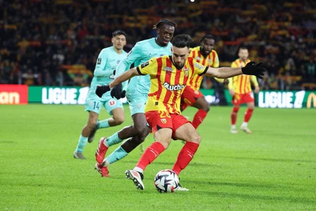 FOOTBALL : RC Lens vs Angers SCO - Ligue 1 - 26 01 2025 Adrien THOMASSON (RC Lens) lors du match RC Lens - Angers SCO, Ligue 1, stade Bollaert-Delelis, le 26 janvier 2025  Copyright: xLaurentxSANSONx