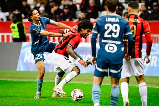 FOOTBALL : OGC Nice VS Olympique de Marseille - Ligue 1 McDonald s - 26 01 2025 L OGC Nice recoit l Olympique de Marseille Ã l Allianz Riviera dans le cadre de la 19e journÃ e de Ligue 1 McDonald s. Dante (OGCN) NiceFrance  Copyright: xWilliamxCannarellax