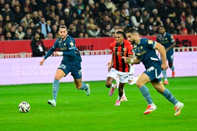 FOOTBALL : OGC Nice VS Olympique de Marseille - Ligue 1 McDonald s - 26 01 2025 L OGC Nice recoit l Olympique de Marseille Ã l Allianz Riviera dans le cadre de la 19e journÃ e de Ligue 1 McDonald s. Adrien Rabiot (OM) NiceFrance  Copyright: xWilliamxCannarellax