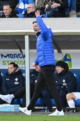 26.01.2025, xsltx, Fussball 2.Bundesliga, SV Darmstadt 98 - SC Paderborn 07 emspor, v.l. Florian Kohfeldt (Cheftrainer SV Darmstadt 98) (DFL DFB REGULATIONS PROHIBIT ANY USE OF PHOTOGRAPHS as IMAGE SEQUENCES and or QUASI-VIDEO)