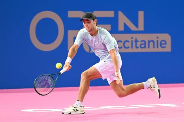 TENNIS : Open Sud de France ATP, Tennis Herren 250 - 27 01 2025 MONTPELLIER, FRANCE - JANUARY 27 : Aleksandar KOVACEVIC (USA) vs. Pablo CARRENO BUSTA (ESP) during the qualifying final of the ATP 250 Open Sud de France tournament in Montpellier, France on January 27th, 2025. MontpellierFrance  Copyright: xValentinaxClaretx
