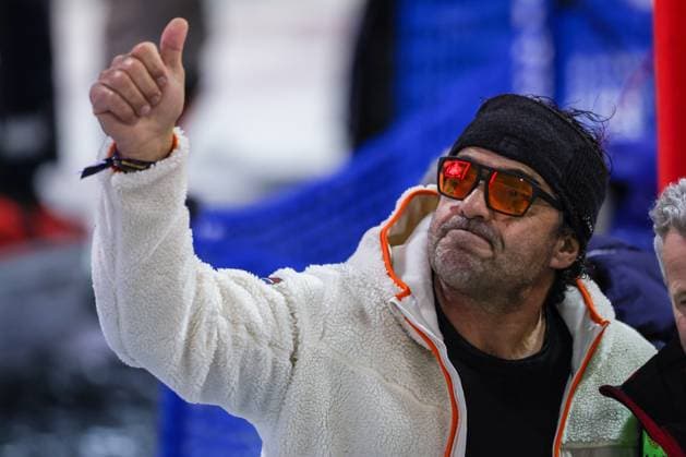 Alberto Tomba ski former of Italy greets the fans during Audi FIS Alpine Ski World Cup men s slalom at 3Tre ski slope in Madonna di Campiglio  Copyright: xFabrizioxCarabelli IPAxSportx xipa-agency.netx xx IPA_52889034 IPA_Agency_IPA52889034