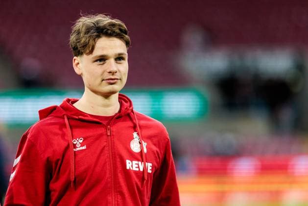 2. Fußball Bundesliga: 1. FC Köln - SV 07 Elversberg; 25.01.2025 Jonas Urbig (1. FC Köln, 40) 2. Fußball Bundesliga, 1. FC Köln - SV 07 Elversberg, Köln, Rheinenergiestadion am 25.01.2025 DFL REGULATIONS PROHIBIT ANY USE OF PHOTOGRAPHS AS IMAGE SEQUENCES AND OR QUASI-VIDEO. Copyright: xBEAUTIFULxSPORTS Wunderlx