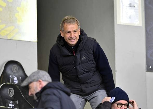 Foto IPP Albano Venturini Cesena 25 11 2025 Campionato di calcio serie B 2024 2025 Cesena-Bari 1-1 nella foto Jurgen Klinsmann in tribuna assiste alla partita di Jonathan, suo figlio e portiere del Cesena Italy Photo Press - World Copyright italy ITALY  Copyright: xR4924_italyphotopressx