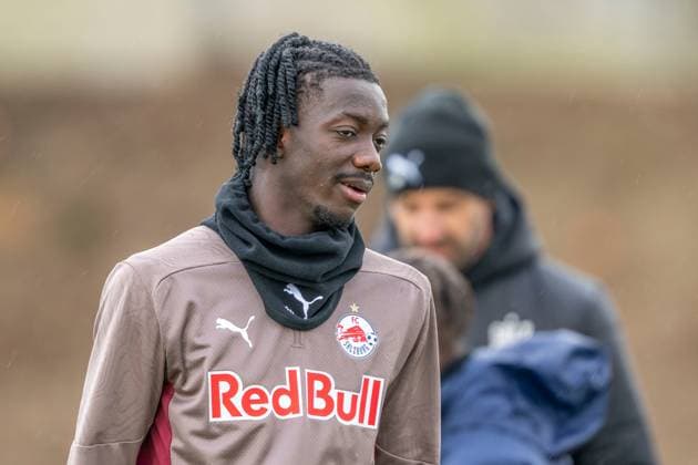 SOCCER - UEFA CL, RBS vs Atletico SALZBURG,AUSTRIA,28.JAN.25 - SOCCER - UEFA Champions League, Red Bull Salzburg vs Atletico Madrid, preview, training RBS. Image shows Moussa Yeo (RBS).  GEPAxpictures xWolfgangxKofler